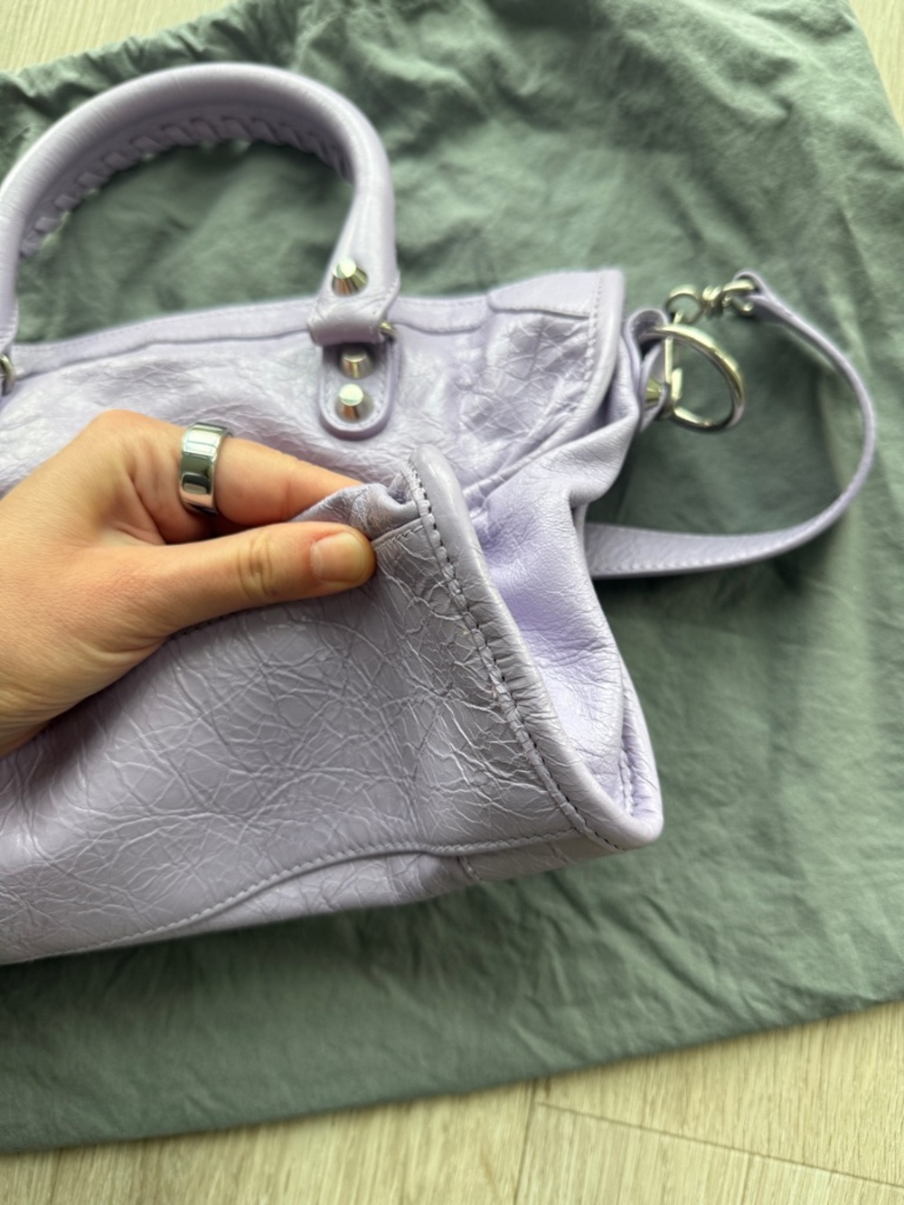 Balenciaga LE CITY Bag Small in light purple - Picture 7 of 7